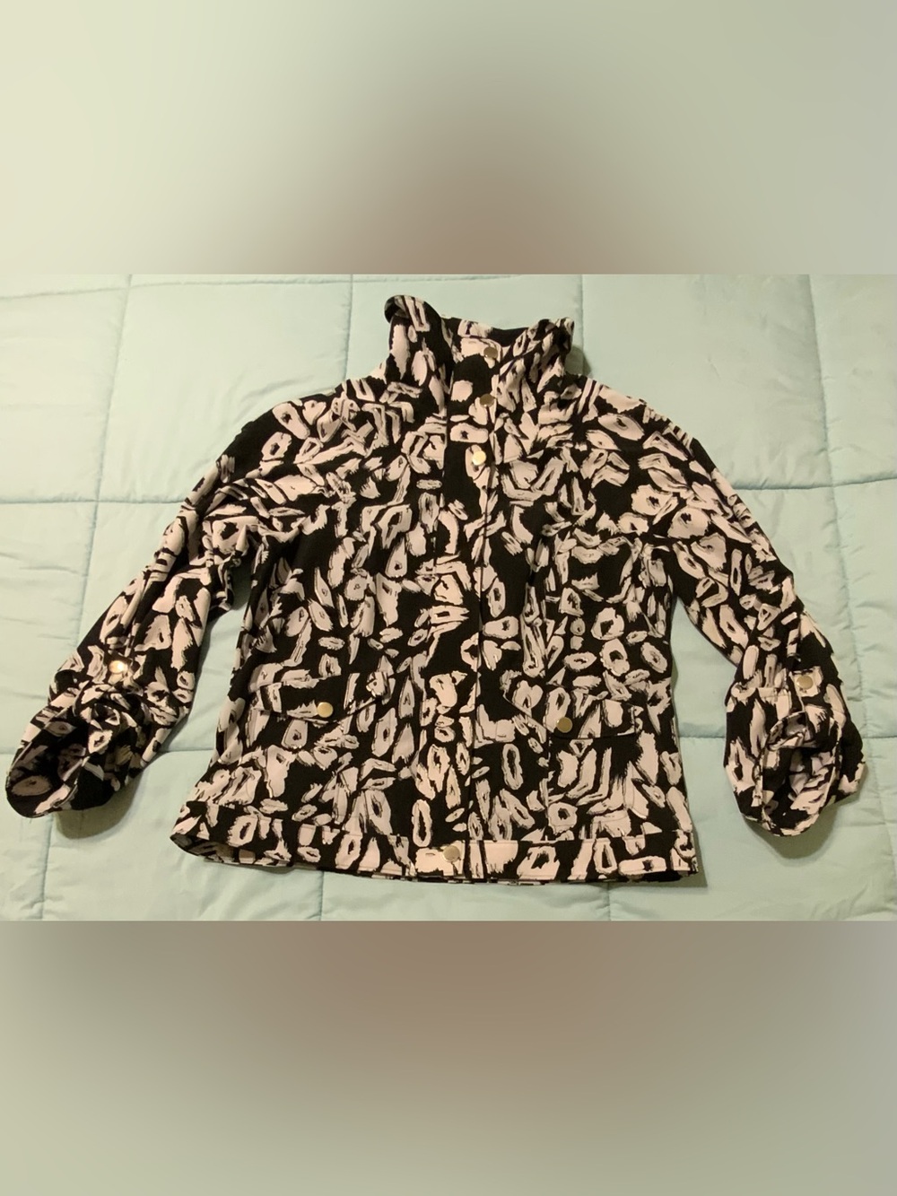 Zenergy By Chicos Lightweight Jacket Front Pockets Metallic Snap buttons Size 1